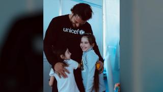 Orlando Bloom, vizită emoţionantă în Republica Moldova. Actorul vrea să-i sprijine pe copiii fugiţi din calea războiului