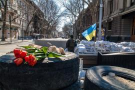 Ororile războiului: O mamă din Ucraina, violată de mai multe ori în faţa copilului său, la doar câteva minute după ce soţul i-a fost omorât de soldaţii ruşi