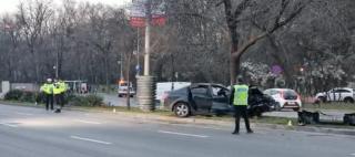 Accident teribil în zona Fântânii Mioriţa, din Bucureşti. Un şofer de 70 de ani a lovit o altă maşină: un tânâr de 21 de ani a murit