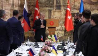 Rusia reduce activitatea militară spre Kiev şi Cernihiv,