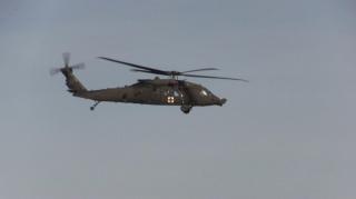 Panică la Constanţa după ce un elicopter Black Hawk a survolat minute în şir zona Spitalului Judeţean. Ce misiune ar fi avut - VIDEO