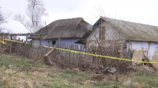 O fetiță de 13 ani, principalul suspect al dublet crime din Botoșani. O mamă și fiica ei ar fi fost ucise pentru bani