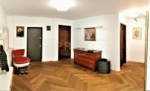 Un apartament din Cluj, scos la vânzare cu peste 600.000 de euro. Vine "la pachet" şi cu trei locuri de parcare