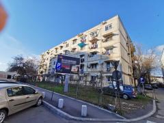 Garsonieră din Drumul Taberei, scoasă la vânzare pentru 25.000 euro. Taxă de vizionare e 10 lei