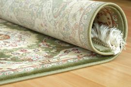 Cadavrul, înfăşurat într-un covor luni întregi