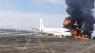Avionul companiei Tibetan Airlines a luat foc în timpul manevrelor de decolare.