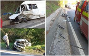 Impact puternic între un microbuz şi un autoturism, în Braşov: Trei persoane au ajuns la spital. Vehiculele s-au făcut praf