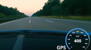 Un miliardar s-a filmat circulând cu peste 400 km/h pe o autostradă din Germania. Poliţia a deschis urgent o anchetă, dar cazul s-a închis la fel de repede