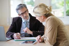 O româncă din Italia, moştenitoarea unei impresionante averi. Femeia nu poate încă intra în posesia sa