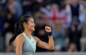 Roland Garros 2022. Emma Răducanu, calificare în turul 2 după un meci dificil contra unei debutante de 17 ani