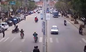 Cutremur de 7,2 pe Richter, în Peru. Imagini surprinse în trafic, cu oameni căzând de pe motociclete