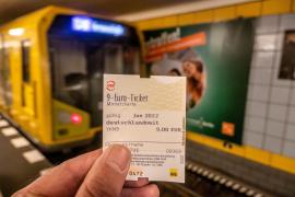 Șoferii nemți, îndemnați să renunțe la mașină pentru a economisi benzină. Abonamente de 4 ori mai ieftine ca în București