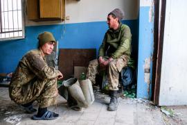 Soldaţii ruşi trimişi cu forţa în prima linie l-au ameninţat cu moartea pe generalul care a dat ordinul: "Hai, împuşcă-mă, sărim în aer împreună"