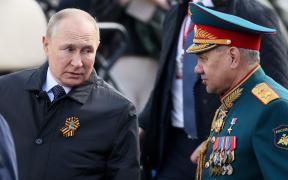 Un raport confidenţial ajuns în presa britanică susţine că generalii ruşi ar fi încercat să-l convingă pe Putin să pună capăt invaziei