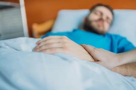 Când îngerii păzitori devin călăi: Un tată a murit în fața copiilor săi, după ce paramedicii au refuzat să-l ducă la spital, în Anglia