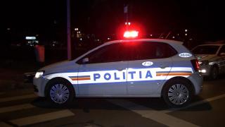 Un tânăr de 24 de ani a ajuns la spital după ce s-a urcat beat la volan şi a intrat cu maşina într-un stâlp, în Târgu-Neamţ