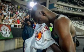 Despărţire cu cântec în Brazilia. Imagini epice cu Luiz Henrique, căruia i-au dat lacrimile de bucurie în faţa fanilor lui Fluminense