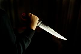 O tânără de 21 de ani din Vaslui şi-a înjunghiat soţul şi l-a filmat în timp ce moare. Judecătorii au eliberat-o din arest, deşi şi-a recunoscut crima