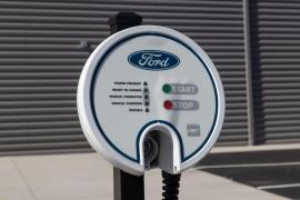 Ford vrea să concedieze 8.000 de angajaţi, ca să poată finanţa investiţiile în autovehicule electrice