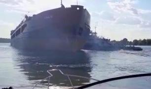 Incident naval suspect pe Dunăre. Un vapor a început să plutească în derivă, din senin, şi a ajuns de pe malul ucrainean, pe cel românesc: a distrus un ponton şi o barcă