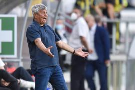 Fanii lui Fenerbahce au scandat numele lui Putin pentru a-i enerva pe ucrainenii de la Dinamo Kiev. Mircea Lucescu s-a răzbunat şi i-a eliminat pe turci