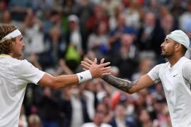 Războiul dintre Kyrgios şi Tsitsipas continuă