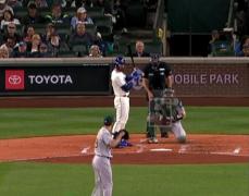 Câtă bucurie pe un puşti! Venit pentru prima dată la un meci, copilul a plecat acasă cu cel mai frumos cadou