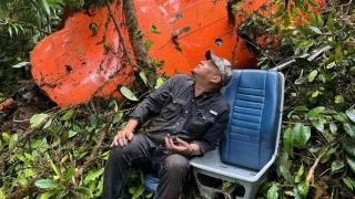 Un politician s-a prăbuşit cu elicopterul în jungla din Panama. Bărbatul a trimis SOS: "Avem niște oase rupte printre noi"
