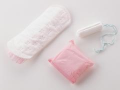 Ţara din Europa care asigură de luni dreptul femeilor la produse menstruale gratuite. Politicienii au numit legea "un far de speranță"