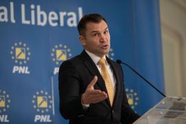 Tensiuni uriaşe în PNL după ce organizaţia din Satu Mare a rupt coaliţia cu UDMR: "Funcţionarea coaliţiei la nivel central nu este afectată"