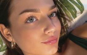 O adolescentă de 17 ani a murit într-un accident bizar de maşină