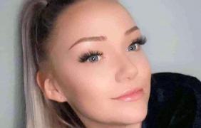 „Nu pot și nu voi accepta vreodată pierderea fetiței mele". O mamă își plânge fiica de 20 de ani, găsită moartă în fața unei case din Anglia