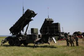 România vrea să cumpere 230 de sisteme portabile de rachete antiaeriene