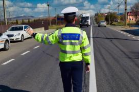 Poliţist de la rutieră, lovit de un motociclist în timpul unui filtru, în Buftea