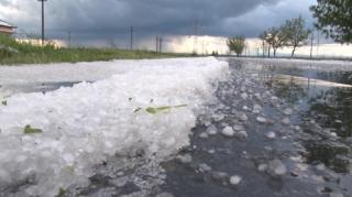 Meteo: Ploi torențiale, grindină și vijelii în mare parte din țară. 8 județe, sub cod portocaliu de vreme extremă