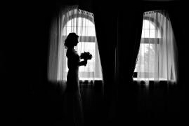 O tânără de 24 de ani din Suceava, însărcinată în 8 luni, a murit în ziua în care trebuia să fie mireasă