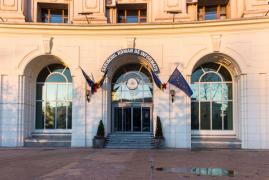 Ofițer SRI prins în flagrant de DNA, în timp ce primea mită 2.500 de euro. Ce ar fi urmat să facă în schimb