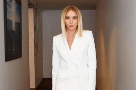 Gülşen este o cântăreaţă pop celebră în Turcia