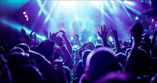 Regula presupune consimțământul verbal al strinilor pentru a îi putea privi