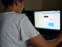 Tânărul le furase din computere imagini compromiţătoare