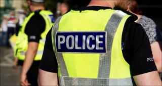 Bărbatul a încercat să-și ia viața după ce a văzut că urma să fie arestat de poliție