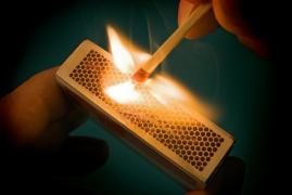 Incendiaţi în propria casă