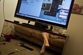 Bărbatul care şi-a ucis soţia pentru că făcea bani puțini din videochat s-a predat în Italia