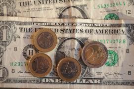 Dolarul și euro se apreciază în fața leului românesc. Cum au evoluat restul valutelor internaționale