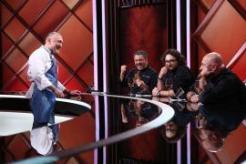 Chefi la cuțite. Chef Dumitrescu i-a acordat cuțitul de aur lui Florin Dragomir. Chef Scărlătescu: ''A fost cel mai haotic, incredibil și spectaculos moment de cuțit de aur!''