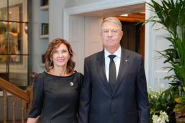 Cum s-a îmbrăcat Carmen Iohannis pentru funeraliile Reginei Elisabeta a II-a