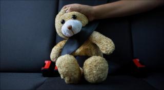 Vecinii au susținut că părinții copilei nu știau că a fost lăsată în mașină.