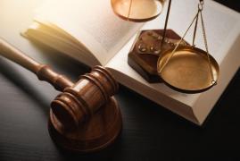 Decizie revoltătoare a judecătorilor suceveni: au redus sentința unui tată și unui unchi care au violat o fetiță de doar 10 ani