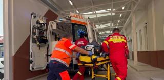 Doi patroni din Botoşani, înjunghiaţi de un bărbat pe care l-au concediat. Omul era singurul lor angajat