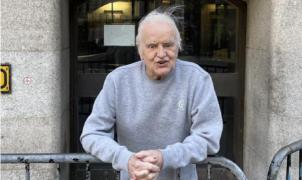 Un bărbat de 90 ani a scăpat de închisoare, deşi şi-a înjunghiat de mai multe ori soţia oarbă